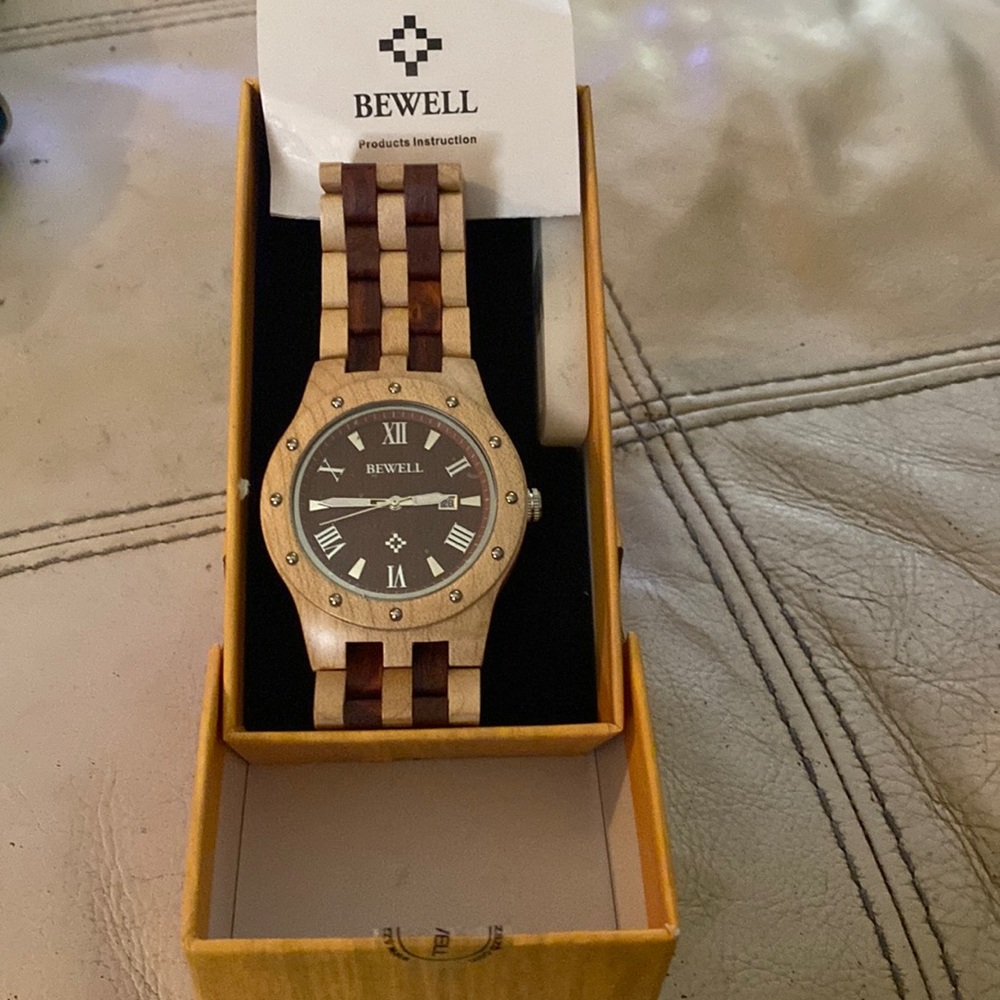 Bewell wood-watch. Could be worn by men or women